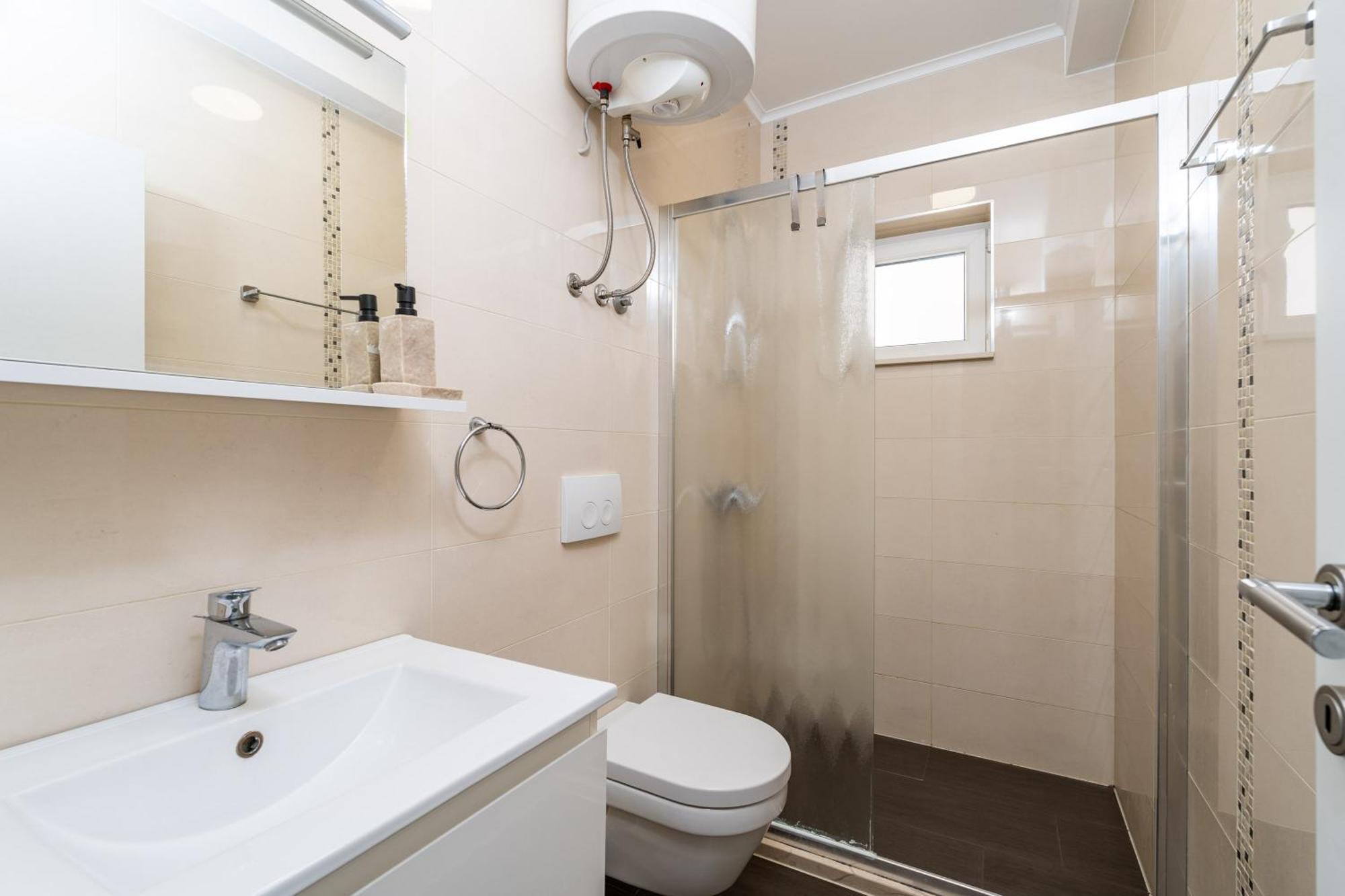 Feather Studio Apartment - Free Private Parking - Self Check-In Ντουμπρόβνικ Εξωτερικό φωτογραφία