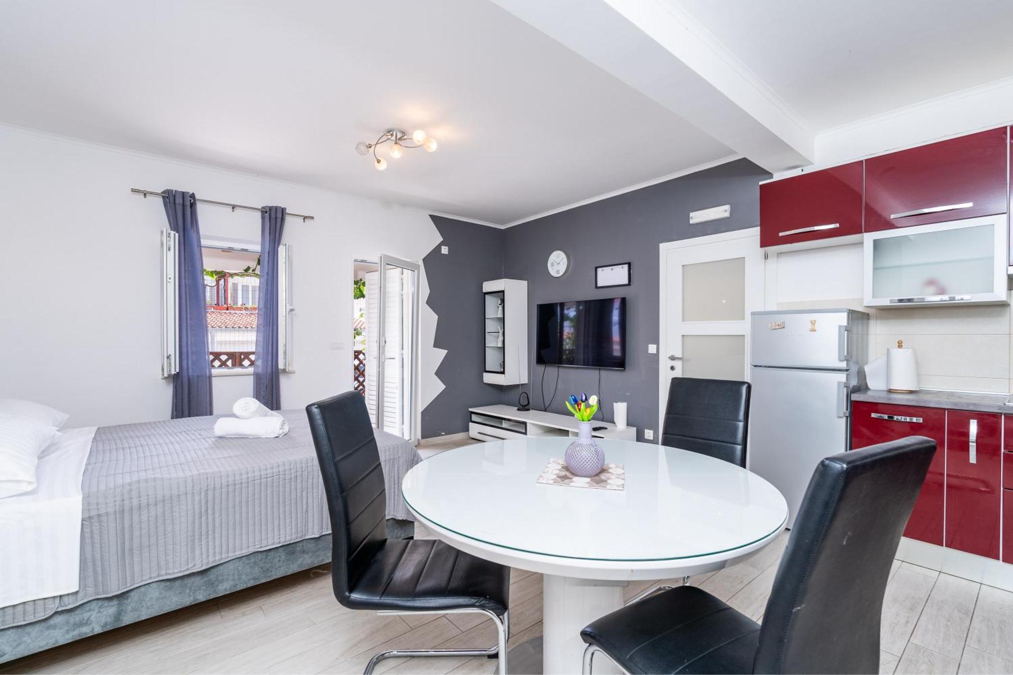 Feather Studio Apartment - Free Private Parking - Self Check-In Ντουμπρόβνικ Εξωτερικό φωτογραφία