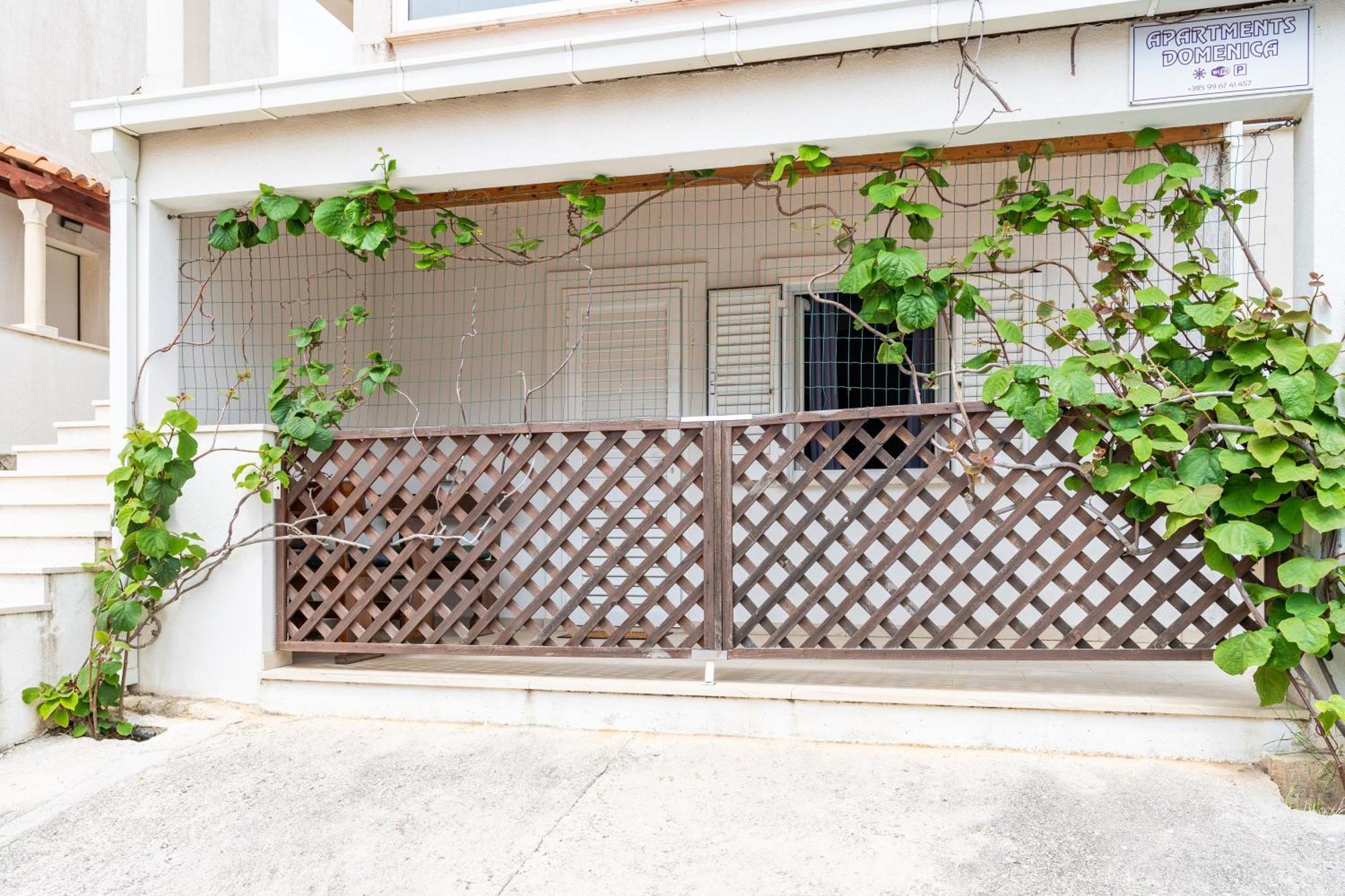 Feather Studio Apartment - Free Private Parking - Self Check-In Ντουμπρόβνικ Εξωτερικό φωτογραφία
